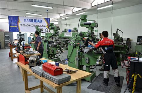 sena centro metalmecánico|El Centro metalmecánico en Bogotá .